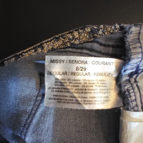 Vintage America Embroidered Blue Jeans with Red Floral Design Bestie Jean Denim - Picture 7 of 10